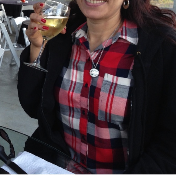 Buttons, Ladie’s checkered top, size small - Picture 6 of 7